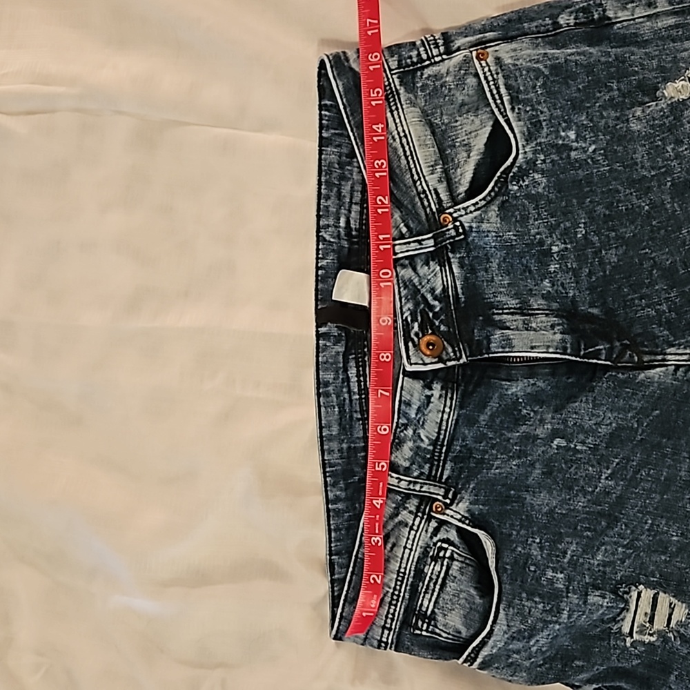 Divided acid washed, distressed skinny jeans Jr's sz 10 - Picture 9 of 10
